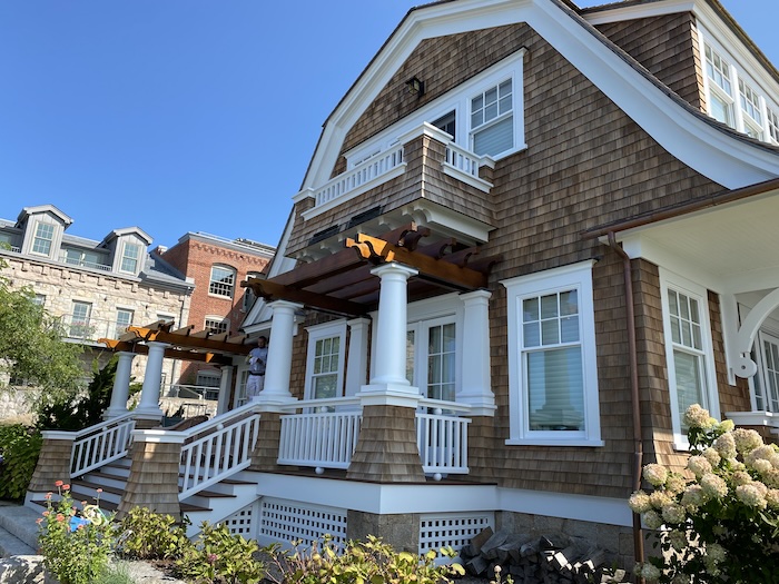 Scrolling Service Areas